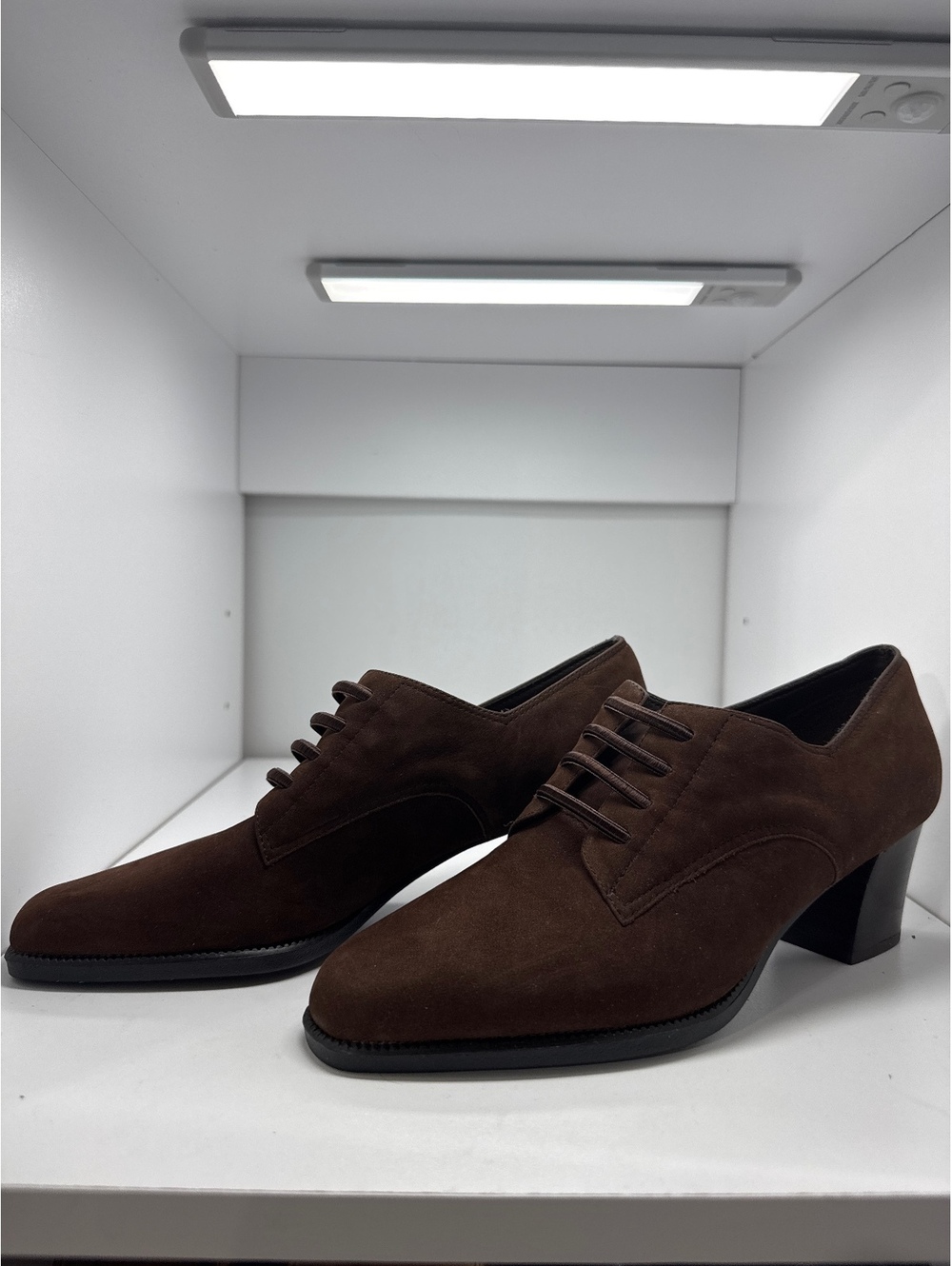 Aerosoles Classic Brown Suede Chunky Heel Oxfords - Step Up Your Shoe Game!